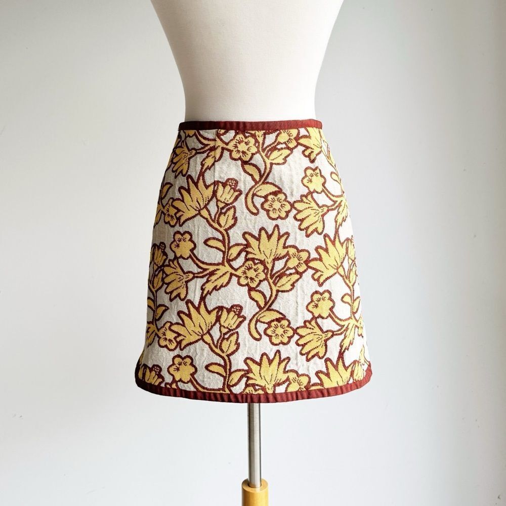 TOPSHOP | Gold Floral Tapestry Mini Skirt | 2 - Picture 5 of 6